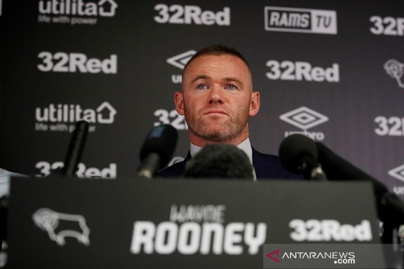 Wayne Rooney tolak latih Everton