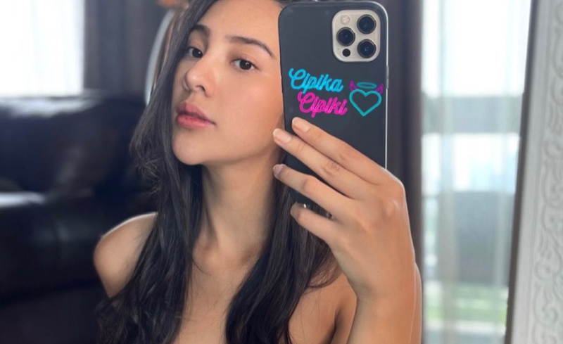 Anya Geraldine Makin Bohay Selfie Pakai Bra, Bikin Netizen Pusing