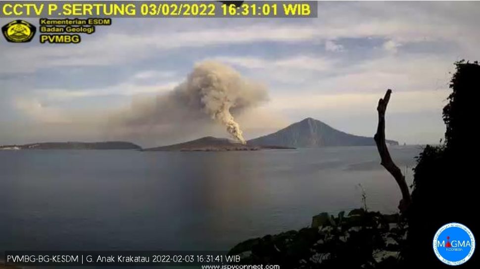 BNPB: Video Viral Erupsi Anak Krakatau Berasal dari Tahun 2018