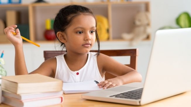 Ilustrasi Anak Belajar Online di Rumah. (Shutterstock)