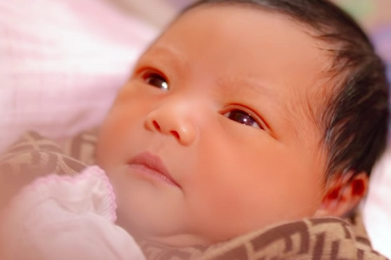 Atta dan Aurel Perlihatkan Wajah Cantik Baby A dalam MV Malaikat Hidupku