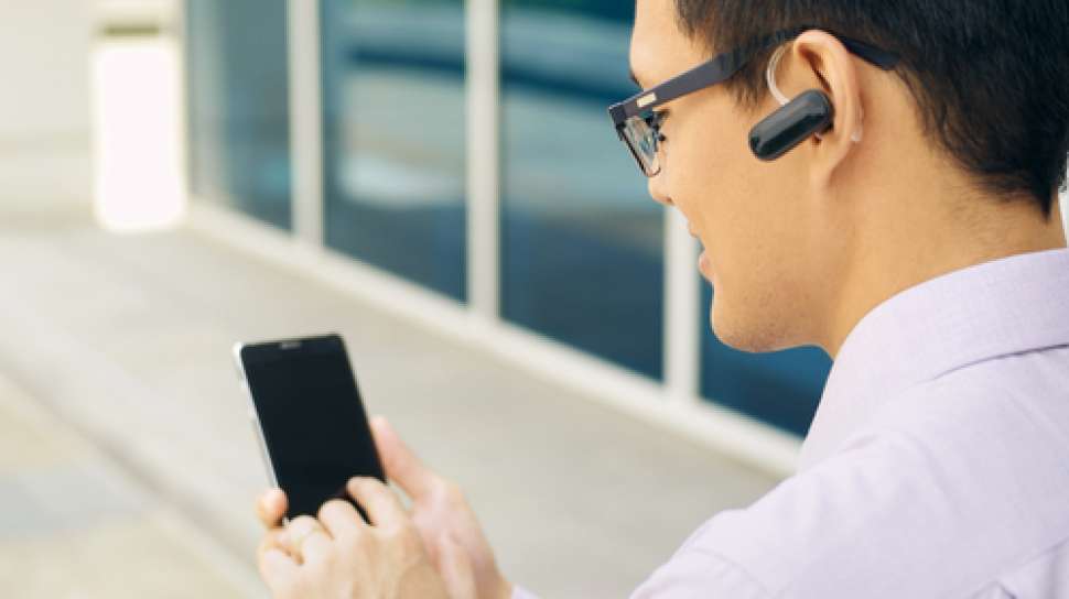Cegah Meeting Online Sebabkan Gangguan Pendengaran, Ini Kata Dokter Soal Cara Pakai Headset yang Benar