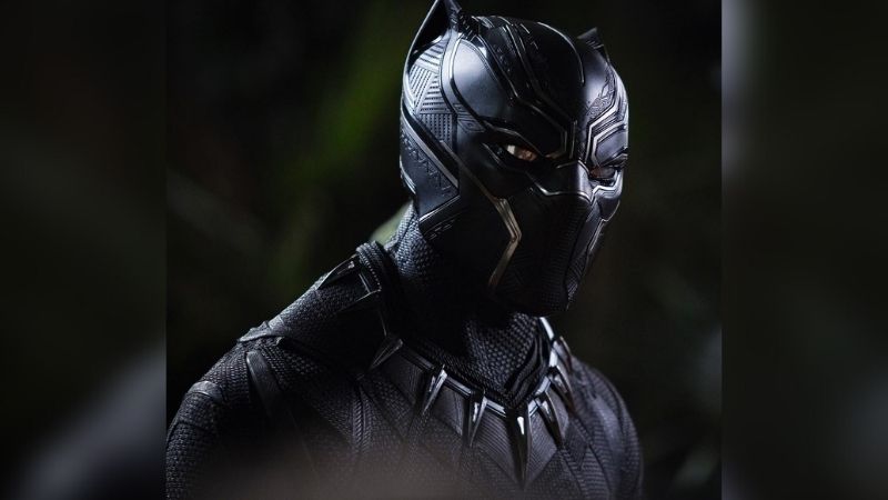 Stuntman Blakblakan dengan Kostum Black Panther, Gak Nyaman Banget