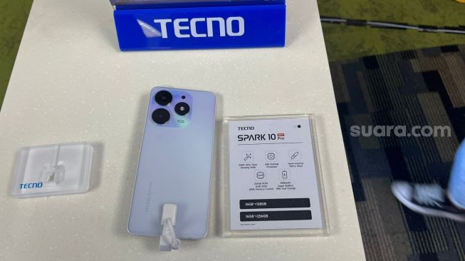 Tecno Spark 10 Pro NFC resmi diluncurkan ke Indonesia dalam konferensi pers di kawasan Mega Kuningan, Jakarta Selatan, Senin (27/3/2023). [Cariberita.co.id/Dicky Prastya]