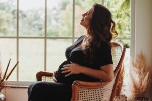 Ini Pentingnya Support System dari Tenaga Profesional Dalam Perjalanan Seorang Ibu dari Masa Kehamilan Hingga Melahirkan