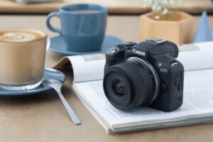 Canon EOS R100, Kamera Andalan Harga Terjangkau Cocok untuk Pemula