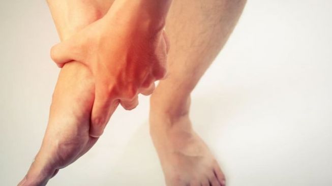 Ilustrasi penyakit asam urat di kaki (Pixabay/Olyviazhu)